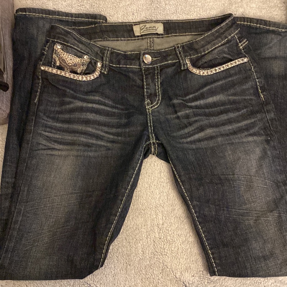 Embroidered Distressed Jeans - Picture 2 of 7